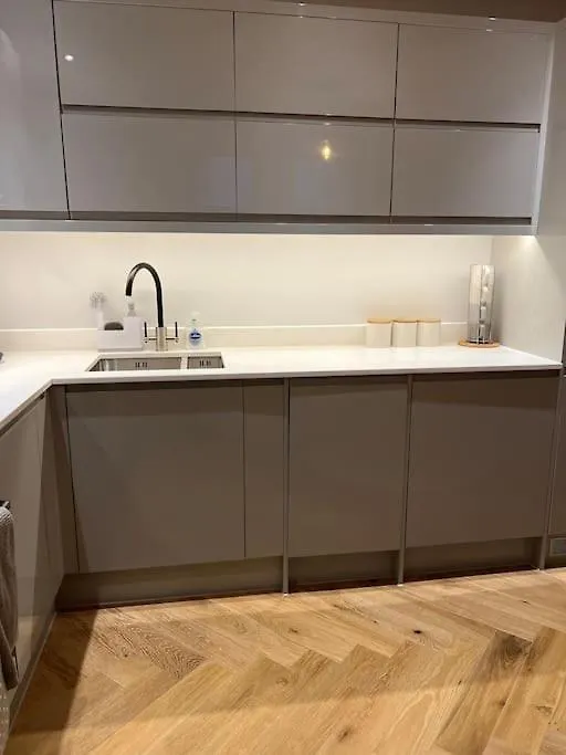 New Apartment, 10 Mins From Principality Stadium Cardiff 0*,