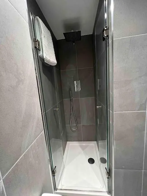 New Apartment, 10 Mins From Principality Stadium Cardiff Apartment